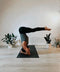 เสื่อโยคะ Manduka เสื่อโยคะพับได้ รุ่น PRO® Travel หนา 2mm – ยิ่งใช้ ยิ่งเกาะพื้นดี เสื่อ Manduka ของแท้ ทนทาน เกาะพื้นดี สุขอนามัยสูง ทำความสะอาดง่าย แถมสายรัดเสื่อฟรี