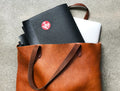 เสื่อโยคะ Manduka เสื่อโยคะพับได้ รุ่น PRO® Travel หนา 2mm – ยิ่งใช้ ยิ่งเกาะพื้นดี เสื่อ Manduka ของแท้ ทนทาน เกาะพื้นดี สุขอนามัยสูง ทำความสะอาดง่าย แถมสายรัดเสื่อฟรี