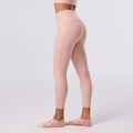 Tavi Noir กางเกงออกกำลังกายรุ่น Contour 7/8 Tight - Petal Pearl