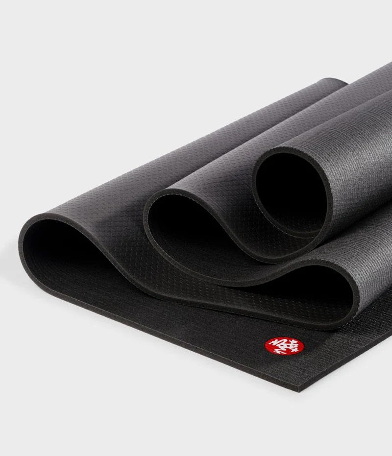 🐸Manduka เสื่อโยคะ รุ่น PRO® Yoga Mat หนาสุด 6mm. รุ่นshort ยาวเพียง173 ซม.แถมฟรีสายรัดสีดำ ใช้งานยาวนานถึง 10 ปี สีเยอะ