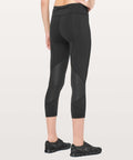 Lululemon pace rival crops 22' in black
