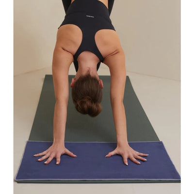 Manduka Small Yoga Mat Towel Manduka eQua® Hand Yoga Towel (16