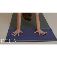 Manduka ผ้าปูทับเสื่อโยคะผืนเล็ก Manduka รุ่น eQua® Hand Yoga Towel (16")