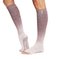 ToeSox Grip Half Toe Scrunch Knee ถุงเท้ากันลื่น เปิดนิ้วเท้า ถุงเท้าพิลาทิส ถุงเท้าโยคะ รุ่น สครันช์ ยาวใต้เข่า แบรนด์