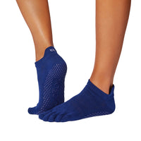 ถุงเท้ากันลื่นแยกนิ้ว Toesox Grip Full Toe ถุงเท้ากันลื่น ปิดนิ้วเท้า รุ่น Low Rise ถุงเท้าโยคะ พิลาทิส บาร์ เต้น