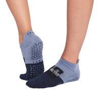 TAVI รุ่น SAVVY แซฟวี่🧦ถุงเท้ากันลื่น ไม่แยกนิ้วเท้า ถุงเท้ากันลื่นพิลาทิส ถุงเท้าโยคะ ถุงเท้าเต้นและบาร์ แบรนด์ แทวี