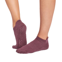 TAVI รุ่น SAVVY แซฟวี่🧦ถุงเท้ากันลื่น ไม่แยกนิ้วเท้า ถุงเท้ากันลื่นพิลาทิส ถุงเท้าโยคะ ถุงเท้าเต้นและบาร์ แบรนด์ แทวี