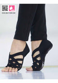 Non Slip Yoga Shoes with silicone anti-slip buttons and weight support at the soles Non Slip Yoga Shoes Anne model